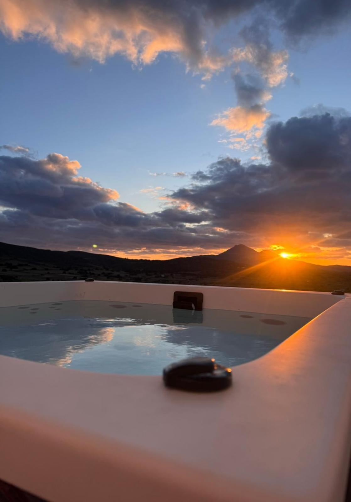 Bayview Villa With Jaccuzi - Milos Zefiria Exterior photo